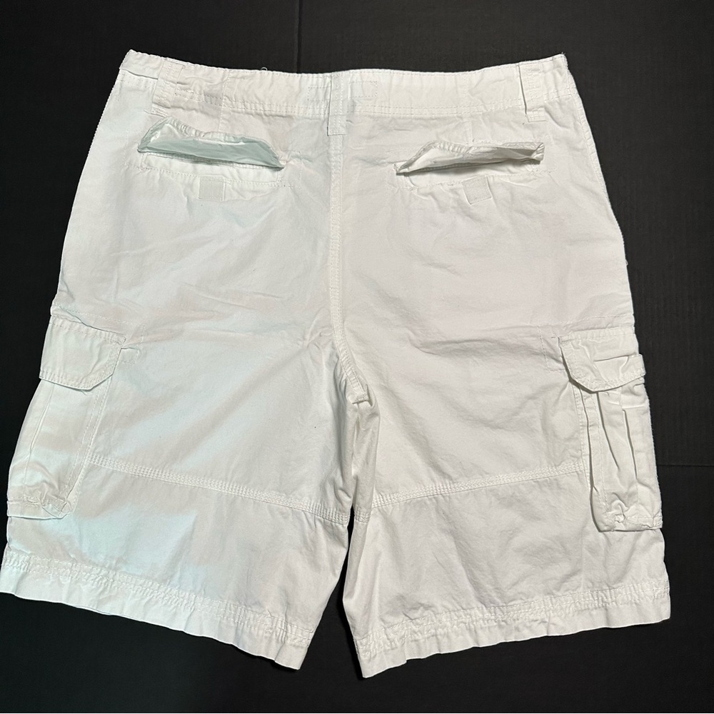 Airwalk Men’s White Cargo Shorts - Picture 10 of 11